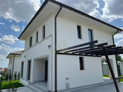 Casa Deosebita! cu 3 dormitoare! Zona Miron Costin - Baia Mare