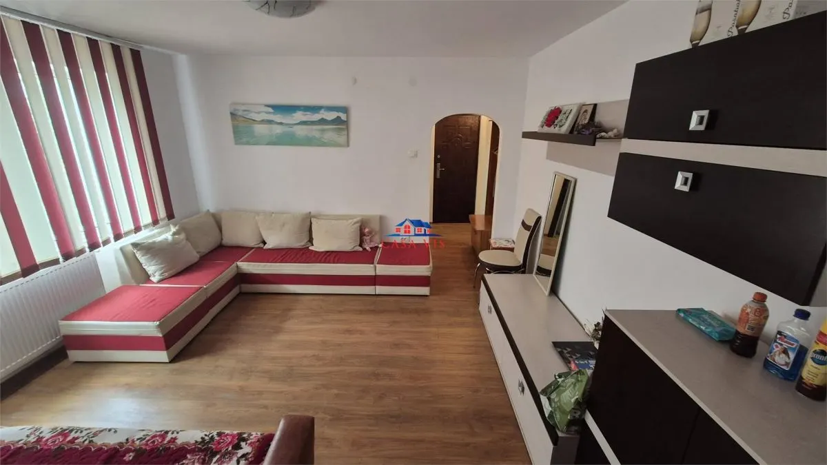 VANDUT !!! Apartament 2 camere in Onesti etajul 2 langa primarie la cheie - foto 2