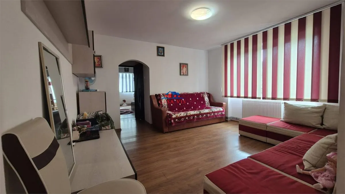 VANDUT !!! Apartament 2 camere in Onesti etajul 2 langa primarie la cheie - foto 3