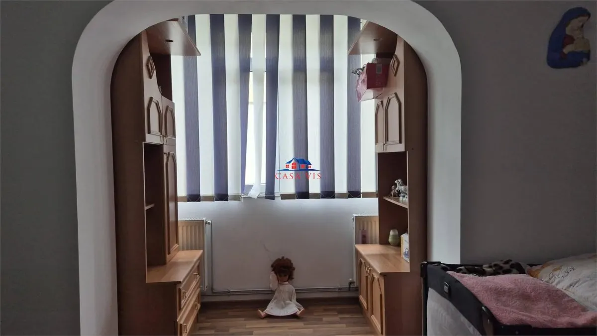 VANDUT !!! Apartament 2 camere in Onesti etajul 2 langa primarie la cheie - foto 4