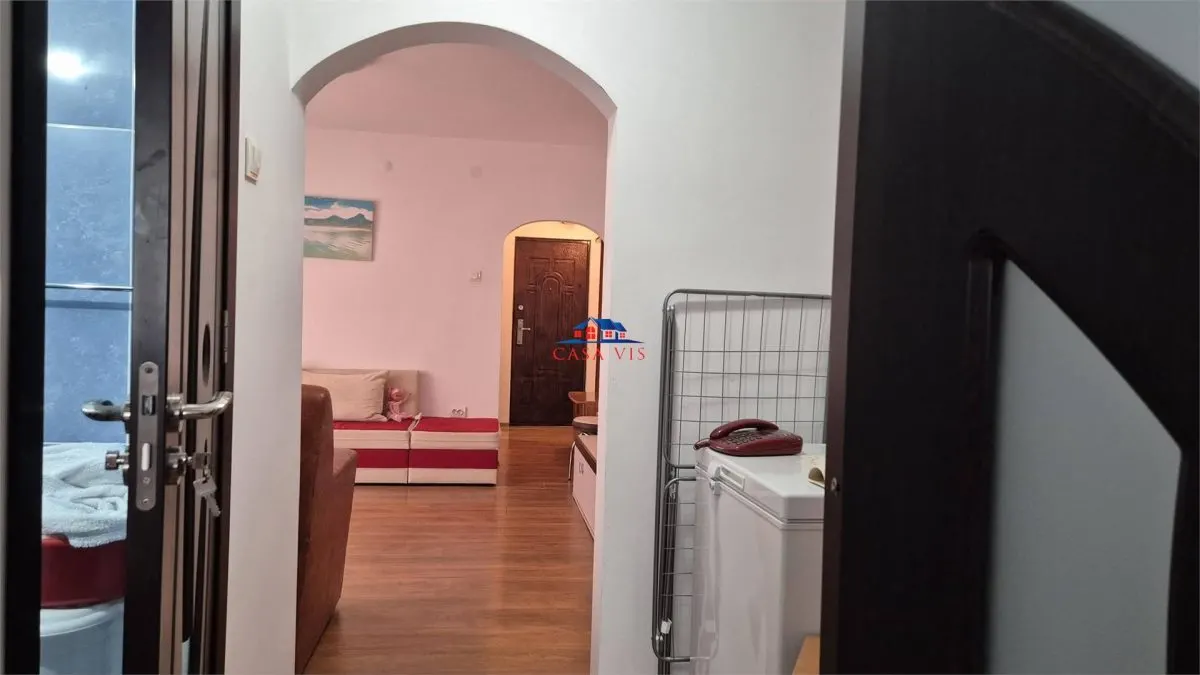 VANDUT !!! Apartament 2 camere in Onesti etajul 2 langa primarie la cheie - foto 6