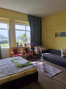 Garsoniera confort 1 in Onesti, zona centrala, etaj 3/4 . - Onesti