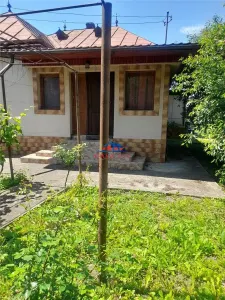Casa de vanzare in com. Livezi, toate utilitatile, teren 1100 mp. - foto 2