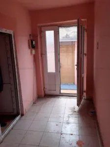 Casa 1 camere caramida, zona Centrala, teren=100 mp indiviziune - foto 3