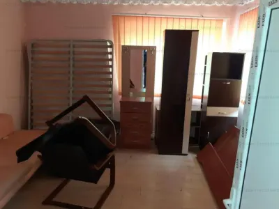 Casa 1 camere caramida, zona Centrala, teren=100 mp indiviziune - foto 4