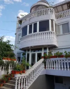 Vila D+P+1+M, zona Centrala, 720mp construiti, pretabila pentru 3 familii - Braila