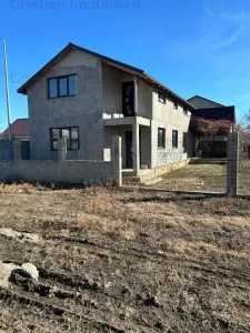 POSIBIL RATE Vila P+M Chercea zona Biserica Sf. Filofteea, 120mp utili si 244mp teren - Braila