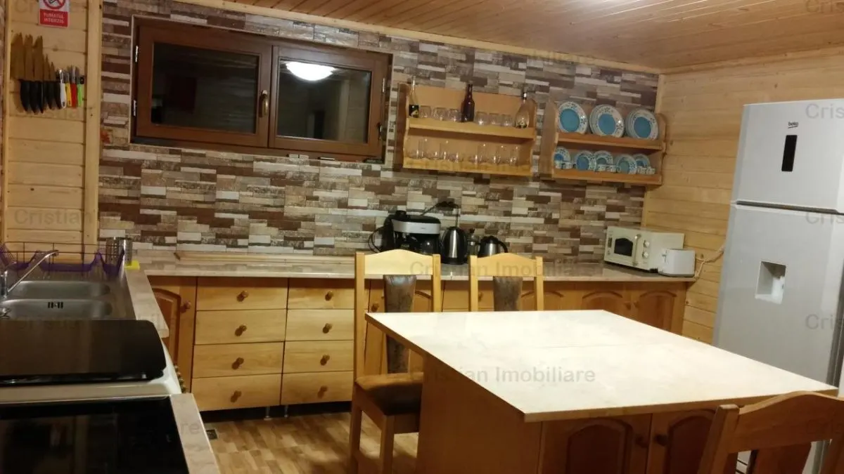 RATE Pensiune Superba*** 12 cam malul Lac Mocearu piscina - foto 11