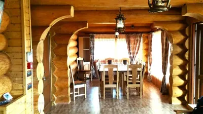 RATE Pensiune Superba*** 12 cam malul Lac Mocearu piscina - foto 15