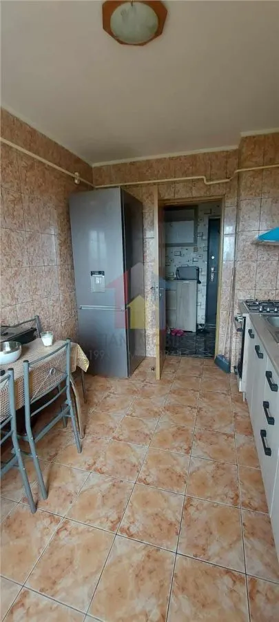 Mobilat - Utilat 3 camere, confort 1 Decomandat Viziru 3 - foto 10