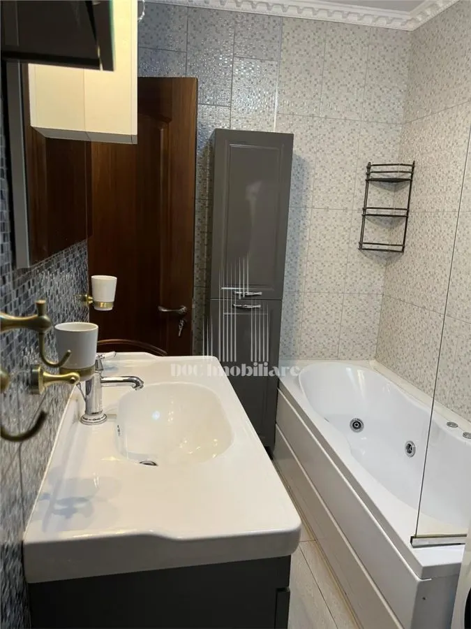 3 camere Casa in ansablu rezidential - Hala Traian | Centrala | Crama - foto 17