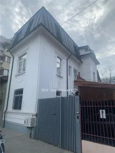 2 camere Obor | VIla renovata cu gradina si terasa | Centrala | Metrou - foto 15