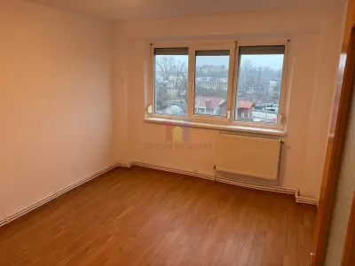3 camere Renovat, confort 1 decomandat, etaj intermediar, Viziru 3 - Braila