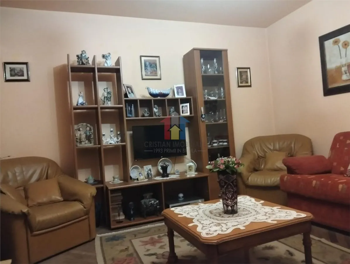 Ap. 2 camere, conf 1 decomandat, Calea Galati, et 1 - foto 5
