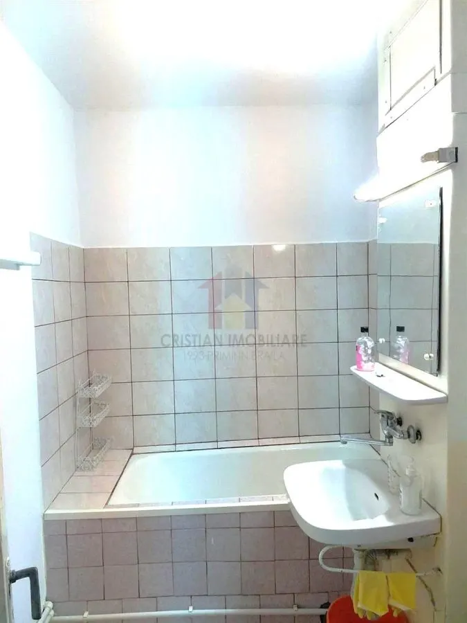 Mobilat si Utilat,  2 camere, decomandat cartier Progresu - foto 10