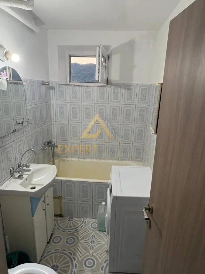 Apartament de inchiriat spațios și luminos strada Regel Mihai cu 3 dormitoare - foto 5