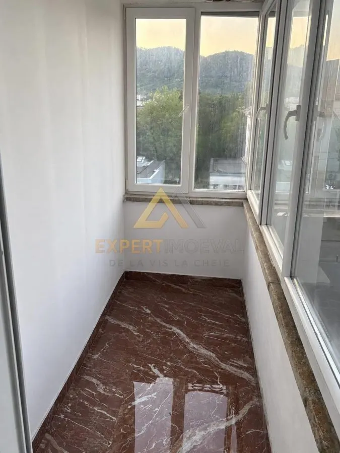 Apartament de inchiriat spațios și luminos strada Regel Mihai cu 3 dormitoare - foto 6