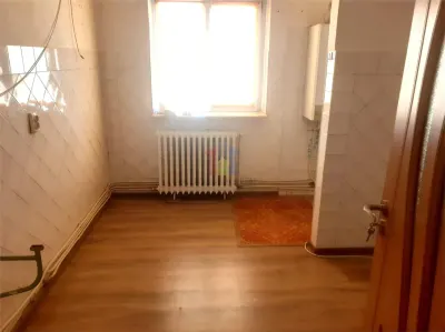 LIBER! AP 2 camere, Calarasilor,  decomandat - 55 mp - Braila