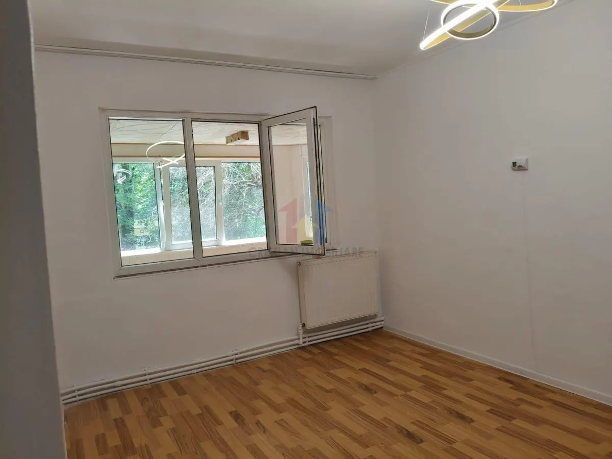 3 camere, etaj 1, Renovat Integral, Viziru 1 - foto 1