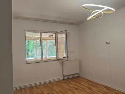 3 camere, etaj 1, Renovat Integral, Viziru 1 - foto 2