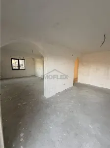 Vilă în Pătrăuți + 8400mp teren - foto 12
