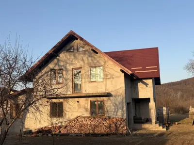Vilă în Pătrăuți + 8400mp teren - foto 18