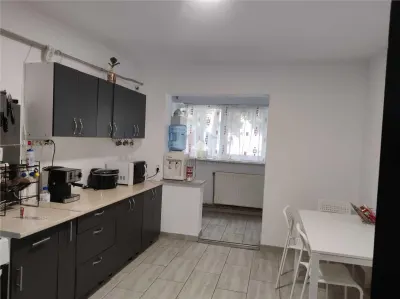 Duplex 3 cam Calarasi etaj 2 renovat mobilat si utilat - foto 7