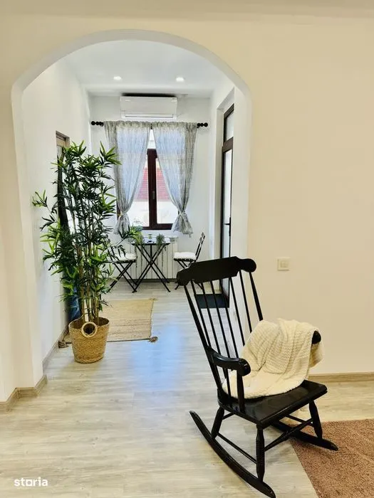 Apartament cu 3 camere situat intr-o Vila eleganta - foto 4