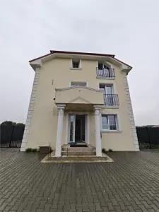 Casa Tip Apart Hotel cu 3 Apartamente Independente - Brasov