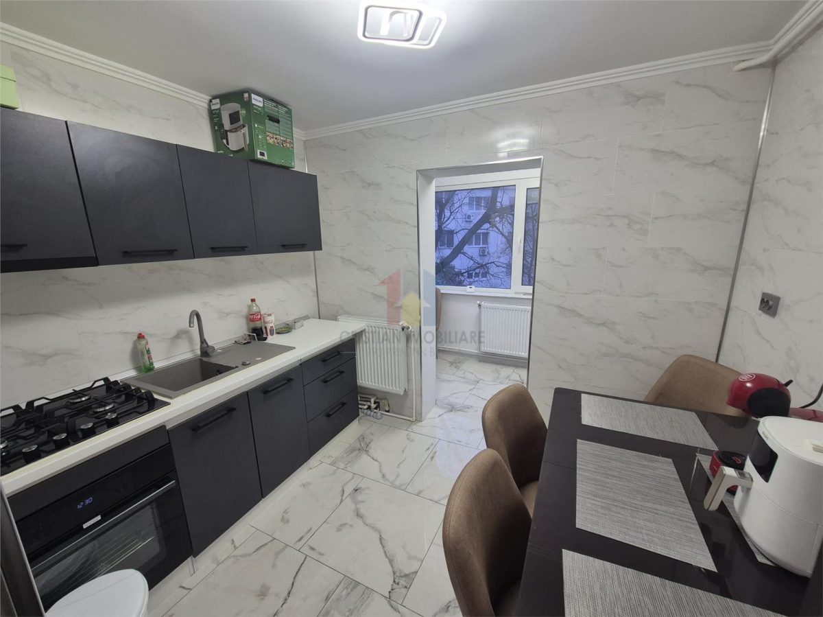 Mobilat si Utilat! 2 camere, etaj 3, 2 balcoane, Bariera - Catedrala - Braila