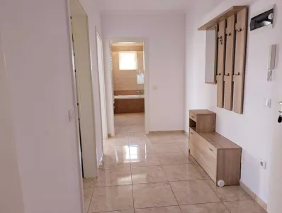 Apartament 2 camere Avantgarden ,mobilat,parcare,beci,135500 Euro - foto 6