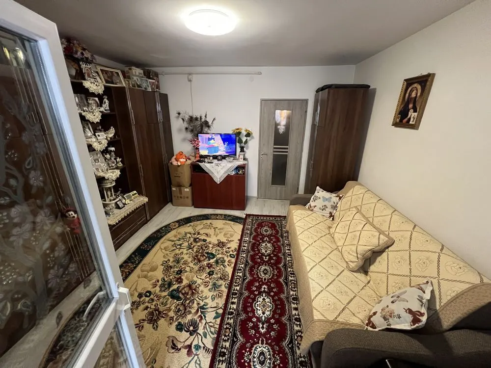 Garsoniera Noua,etajul 1,64000 Euro - foto 2