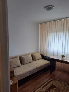 Apartament 2 camere Scriitorilor mobilat,96000 Euro - Brasov