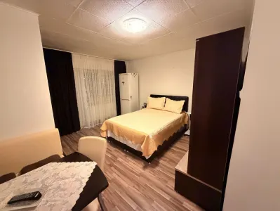 Garsoniera  Noua decomandata, bloc vila,76000 Euro - Brasov