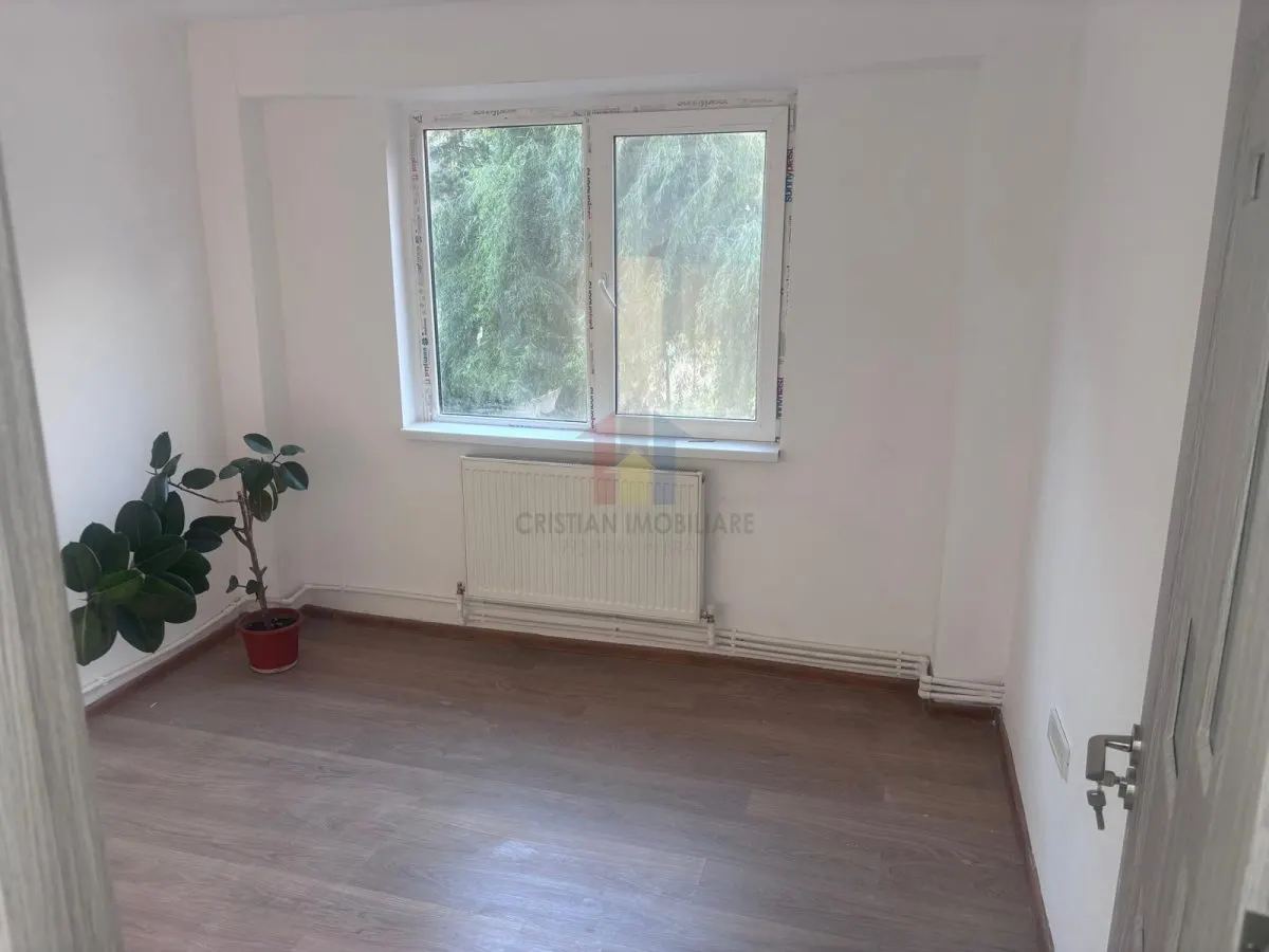 Ap 2 camere, confort 2, Viziru 3, etaj 1, mobilat si utilat, liber - foto 2