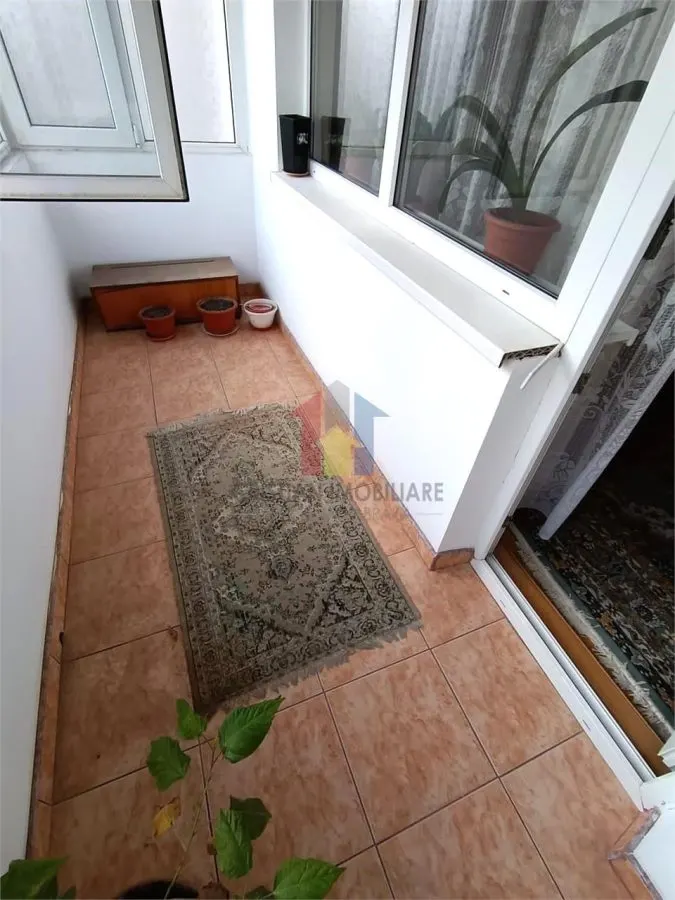 ETAJ  1, Ap 3 camere zona Garii, SPATIOS, 2 vederi, 2 balcoane - foto 11