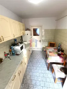 ETAJ  1, Ap 3 camere zona Garii, SPATIOS, 2 vederi, 2 balcoane - foto 7