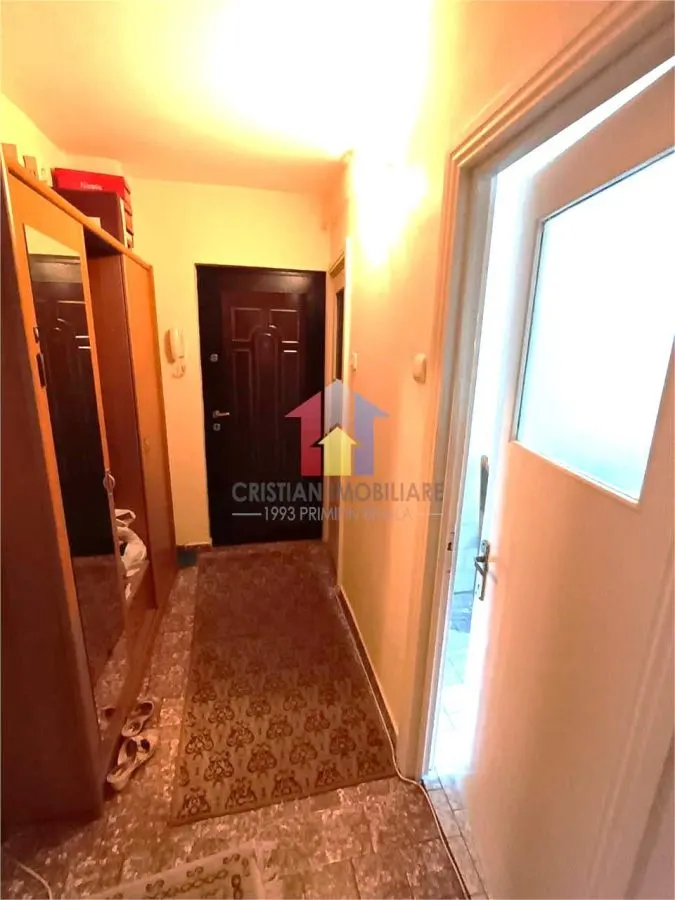 ETAJ  1, Ap 3 camere zona Garii, SPATIOS, 2 vederi, 2 balcoane - foto 8