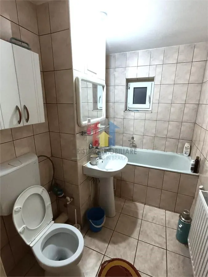 ETAJ  1, Ap 3 camere zona Garii, SPATIOS, 2 vederi, 2 balcoane - foto 9