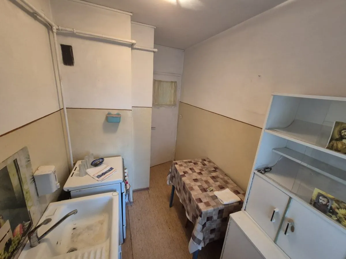 Apartament 2 camere Grivitei,decomandat,etaj 3,77000 Euro - foto 2