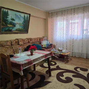 Spatios! Ap 2 camere Dorobanti - Bariera, conf 1, decomandat, etaj intermediar - Braila