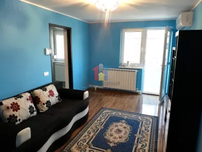 APartament 4 camere, 53 mp, cu balcon, etaj 2,  Hipodrom - Braila