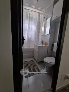 PODU ROS 2 CAMERE MOBILAT SI UTILAT - foto 7