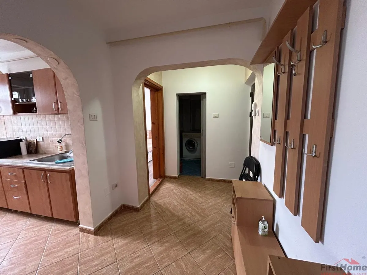 Apartament cu 2 camere de vanzare, zona Sud - foto 1