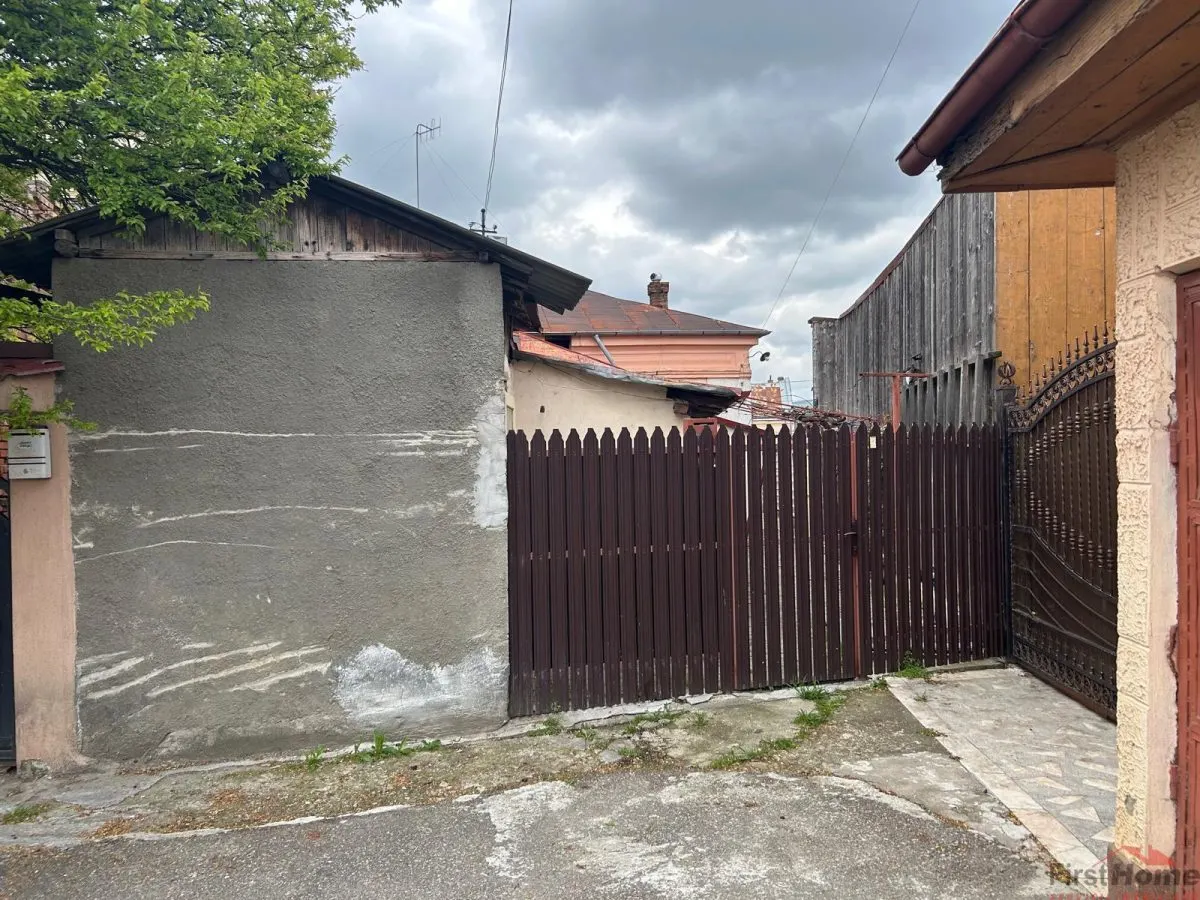 Casa de vanzare in Odobesti, zona centrala. - foto 1