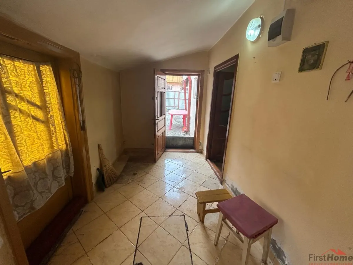 Casa de vanzare in Odobesti, zona centrala. - foto 13