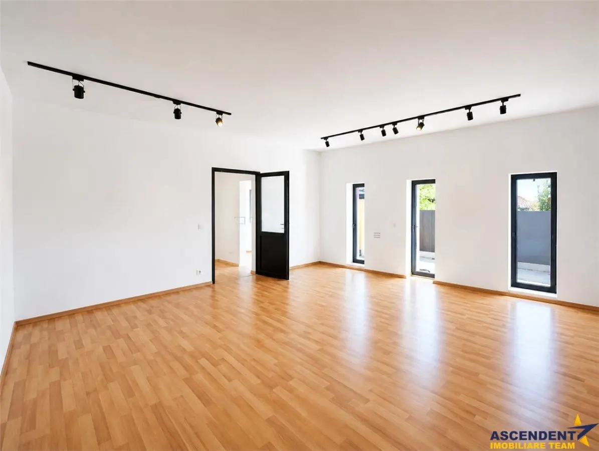 Spatiu versatil ultracentral, 125 mp, curte, parcare, clasa A, Brasov - foto 4
