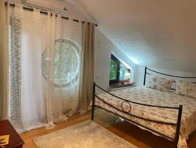 Casă 4 camere | 125 mp | Teren 750 mp | Complet mobilată și utilată - foto 6