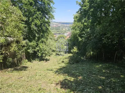 Teren , strada M. Sadoveanu, 7 ari. - foto 4
