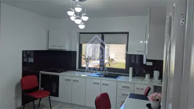 Casa noua, utilata, mobilata complet, panouri fotovoltaice cu stocare,  Scheia. - foto 9